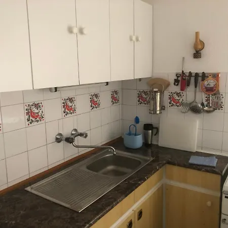 펜션 Laza 자르마디